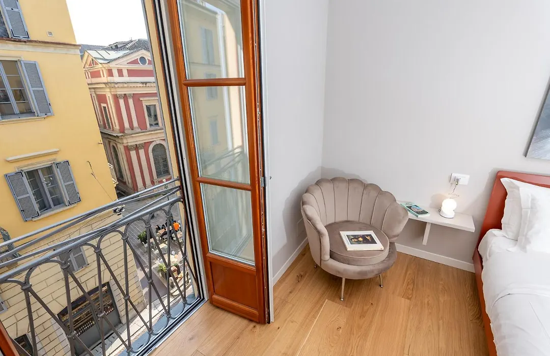 Luxurious & Spacious Flats In Duomo-1